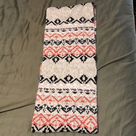 *NEW* American Eagle Knit Wrap Scarf - Picture 3 of 6